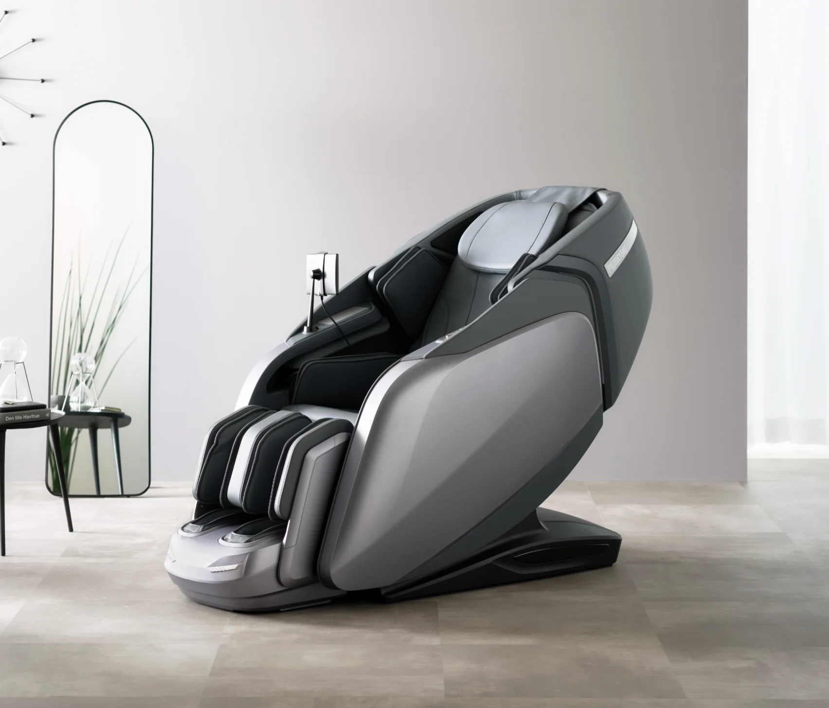 Fujiiryoki Cyber Relax Elite Massage Chair - Image 5